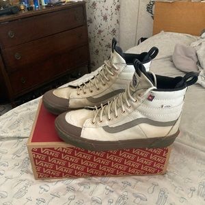 Vans Sk8 Hi MTE-2 size 10